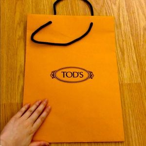 Tod’s paper shopping bag